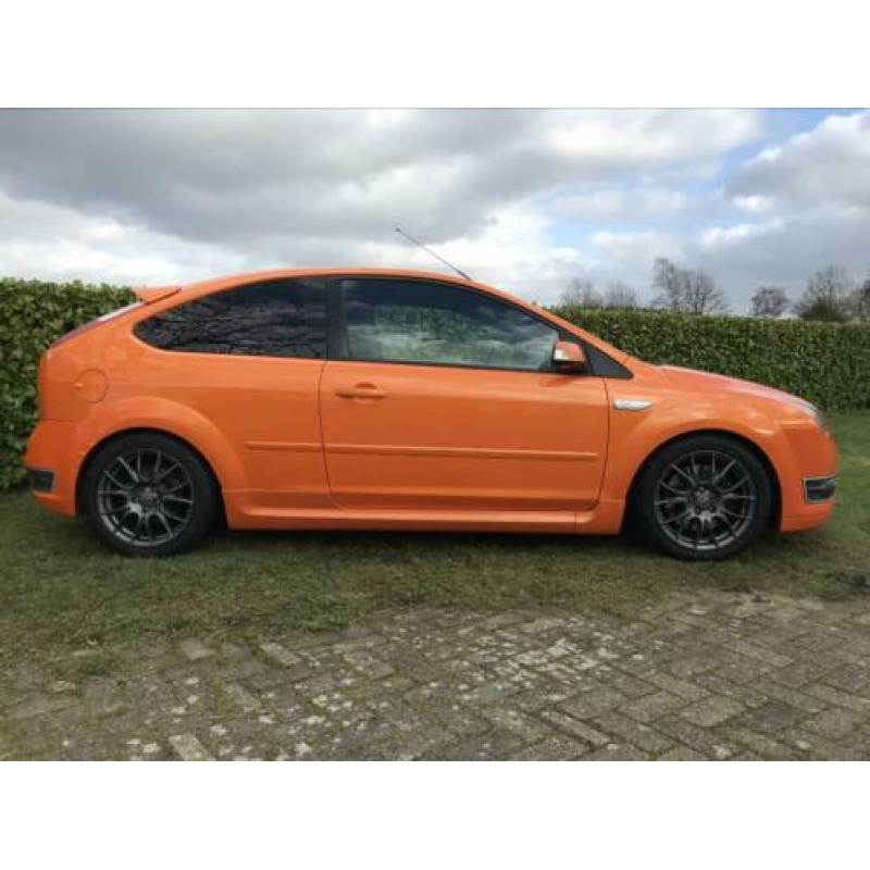 Ford Focus ST 2.5 20V Turbo, Climate control, PDC, Milltek