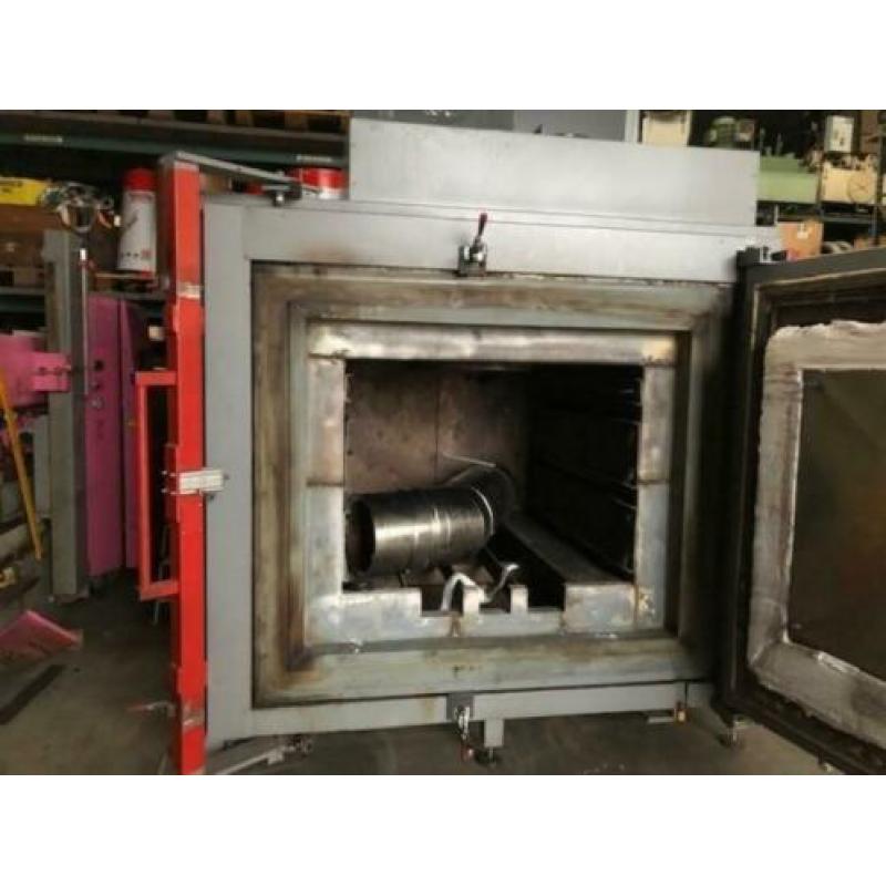 1352. Luchtcirculatie oven / ontlaatoven / industrie