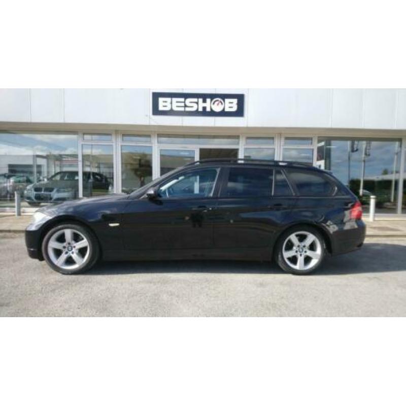BMW 3-serie Touring 318d Corporate Lease Leder, navi, PDC, z