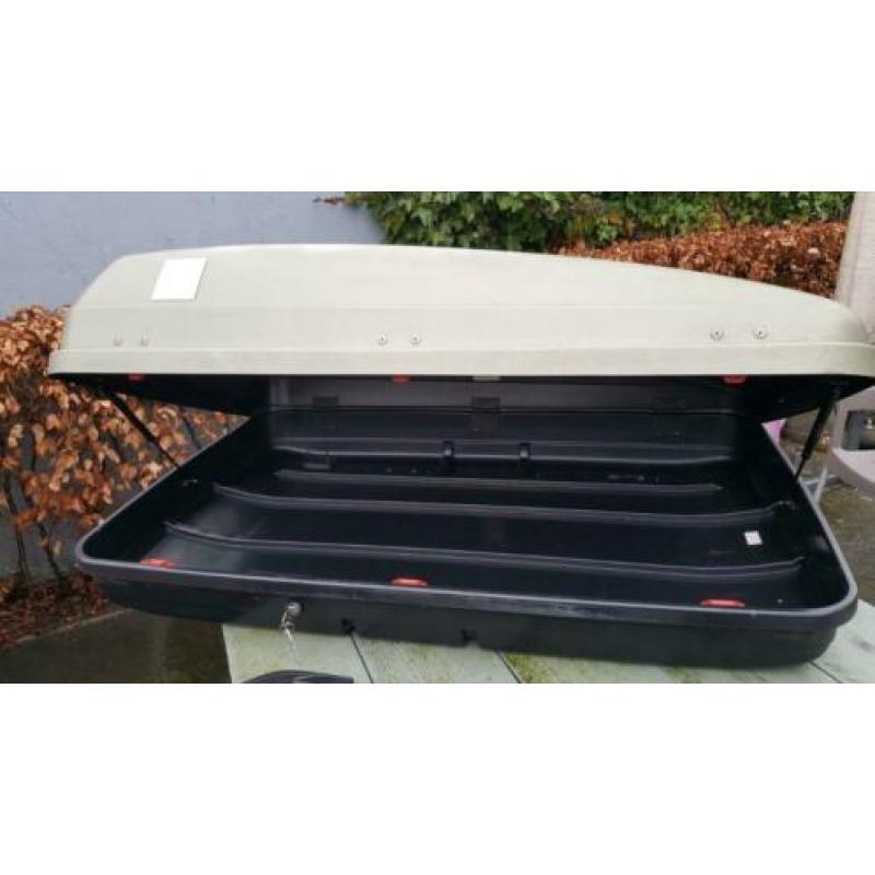 Dakkoffer Citroen Xsara Berline met dakdragers