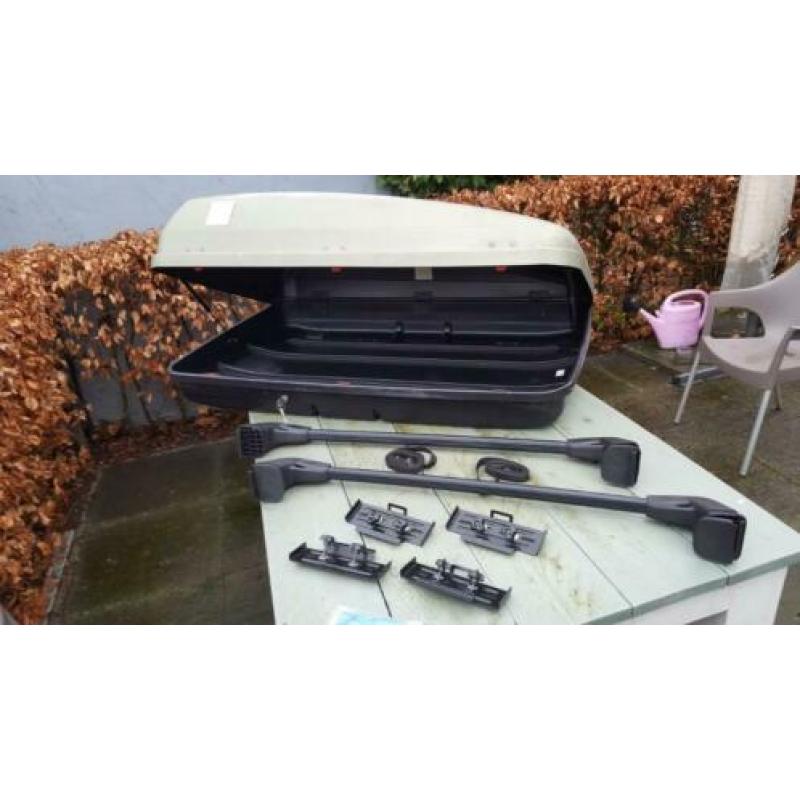 Dakkoffer Citroen Xsara Berline met dakdragers