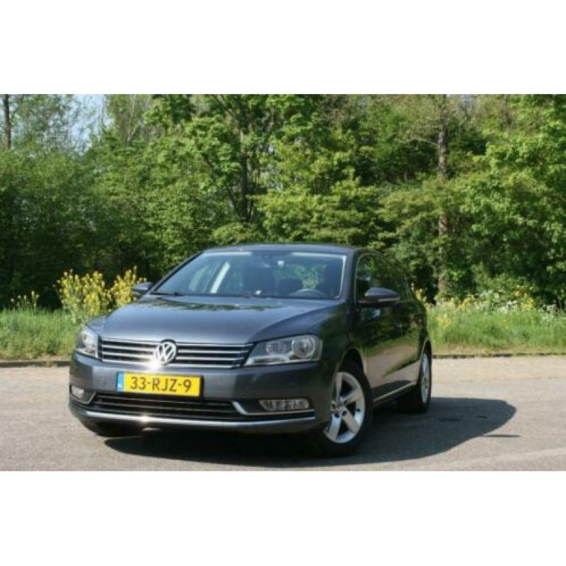 Volkswagen Passat 1.8 TSI Metallic Grijs met winterbanden