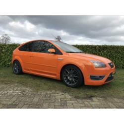 Ford Focus ST 2.5 20V Turbo, Climate control, PDC, Milltek