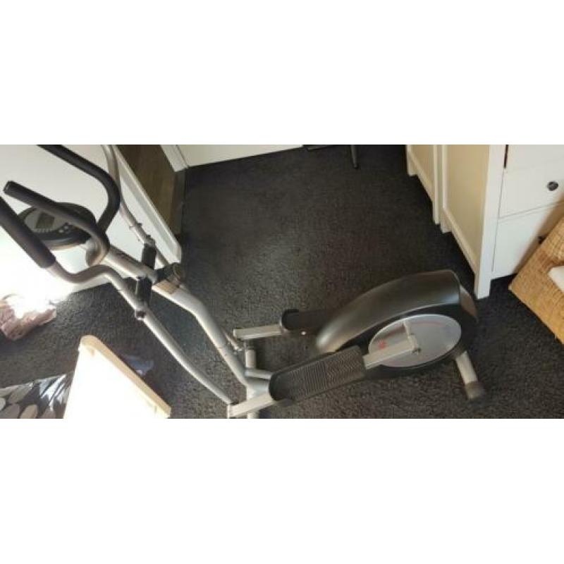 Cross trainer