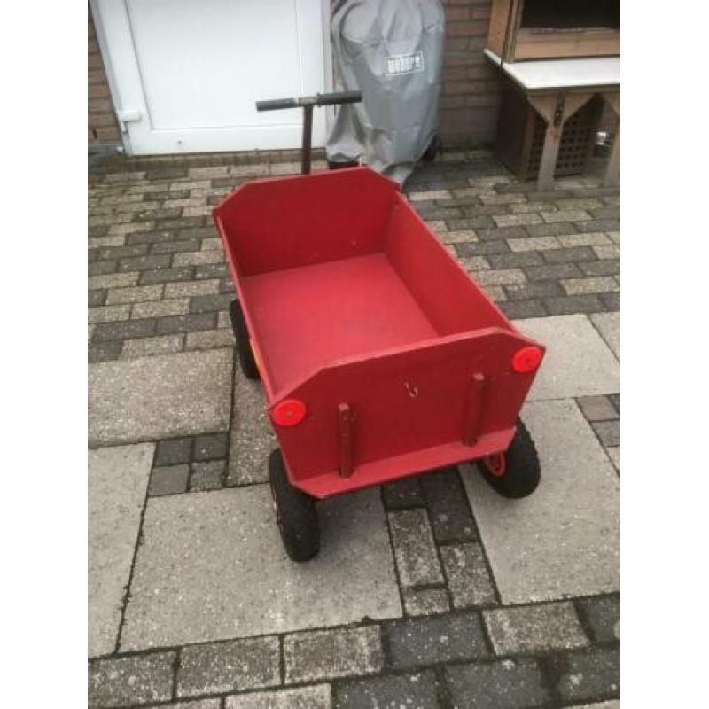 Bolderwagen merk Dominator.
