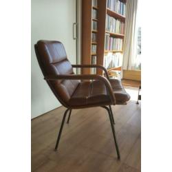 Artifort stoel van Geoffrey Harcourt