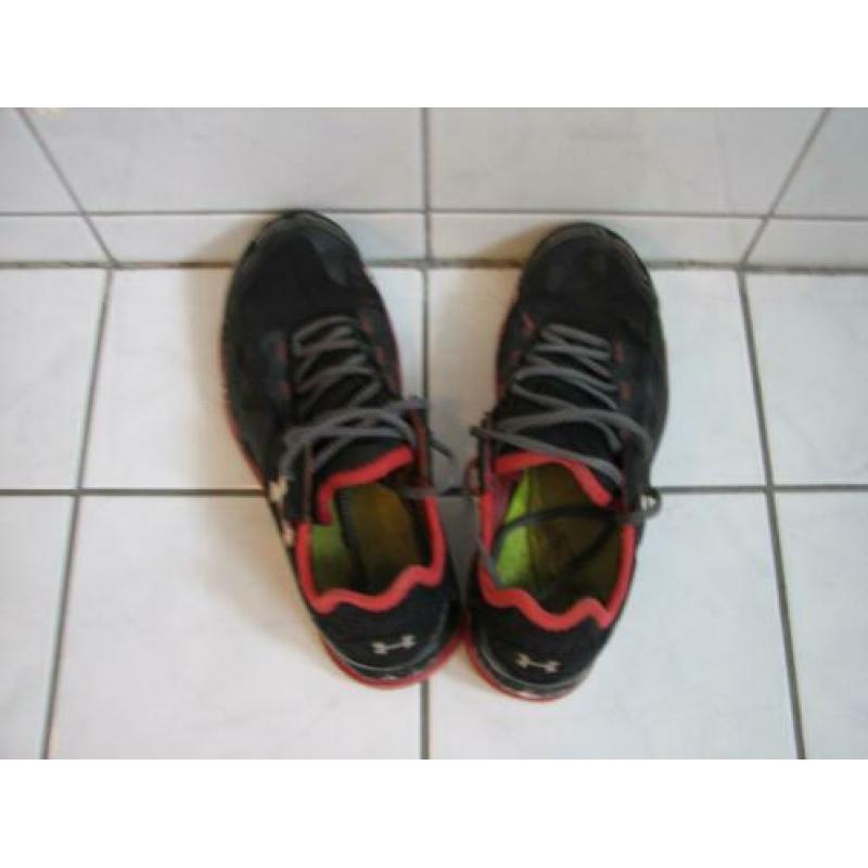 RUNNING Shoes UNDER ARMOUR maat 7.5