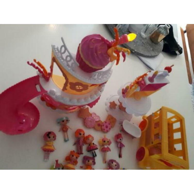 Lalaloopsy huis, bus en 11 poppetjes