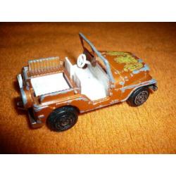 Mie18> oude majorette jeep france