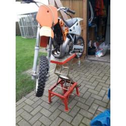 Motor hef bok