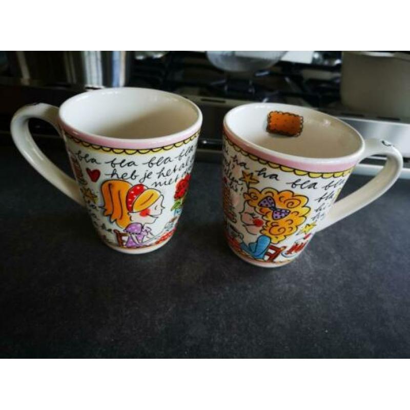 2x Grote mokken blond Amsterdam even bijkletsen