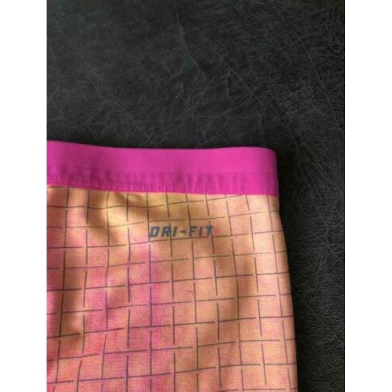 Nieuw Nike maat S korte broek