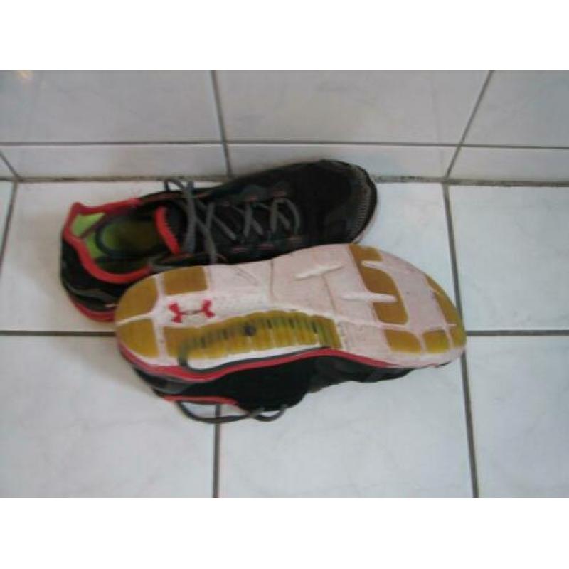 RUNNING Shoes UNDER ARMOUR maat 7.5