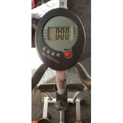 Cross trainer