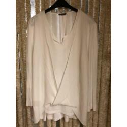 A16 DIDI witte bloeson tuniek maat XL/XXL achterpand en mou