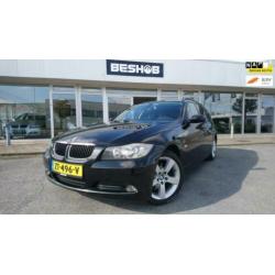 BMW 3-serie Touring 318d Corporate Lease Leder, navi, PDC, z