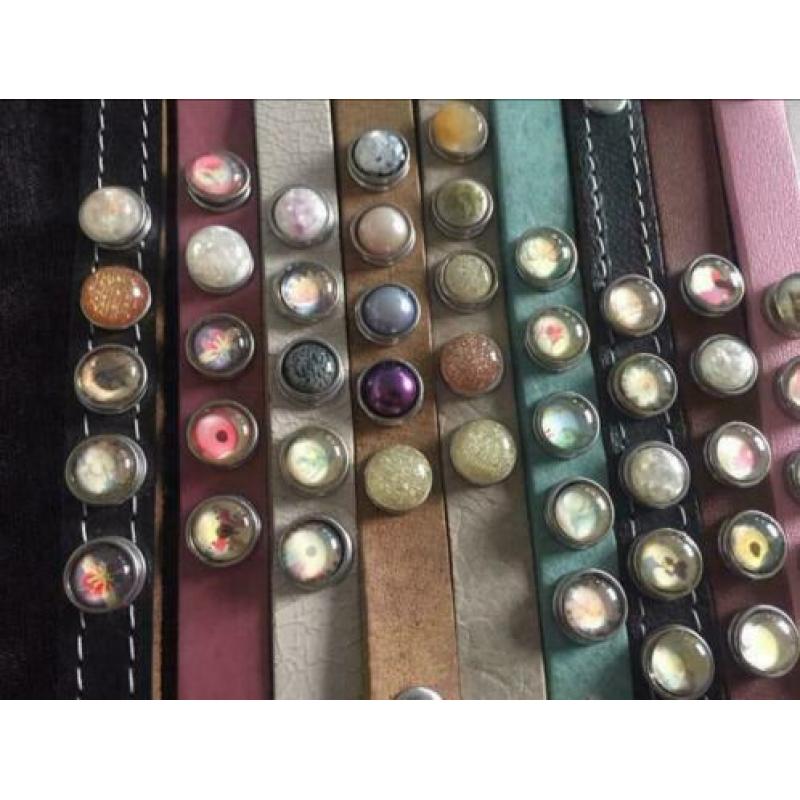 Sieraden partij,Armbanden 16 stuk,met 150 knoppen