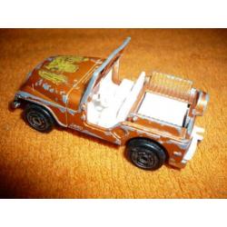 Mie18> oude majorette jeep france