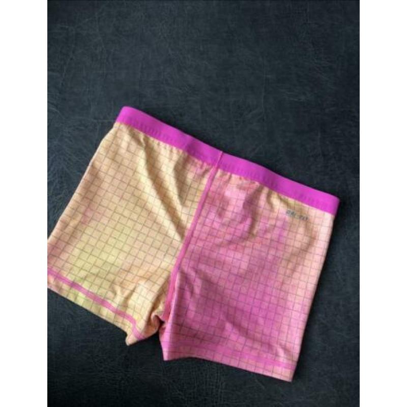 Nieuw Nike maat S korte broek