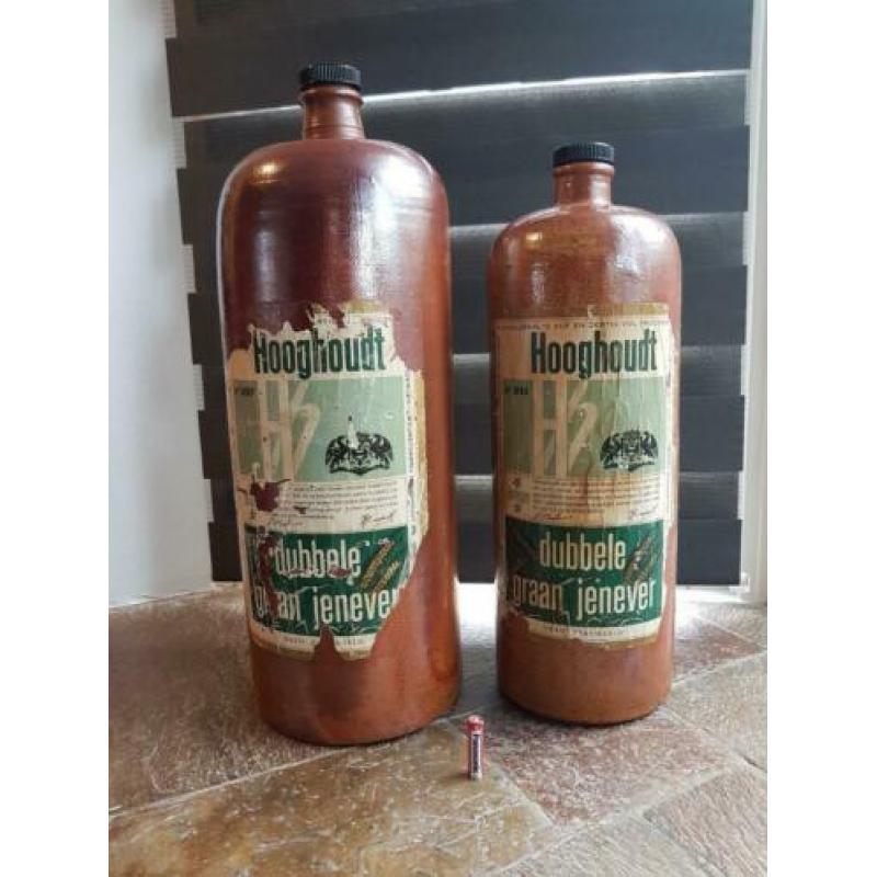 2 hele grote Hooghout Dubbele Graan jenever Kruiken jaren 50