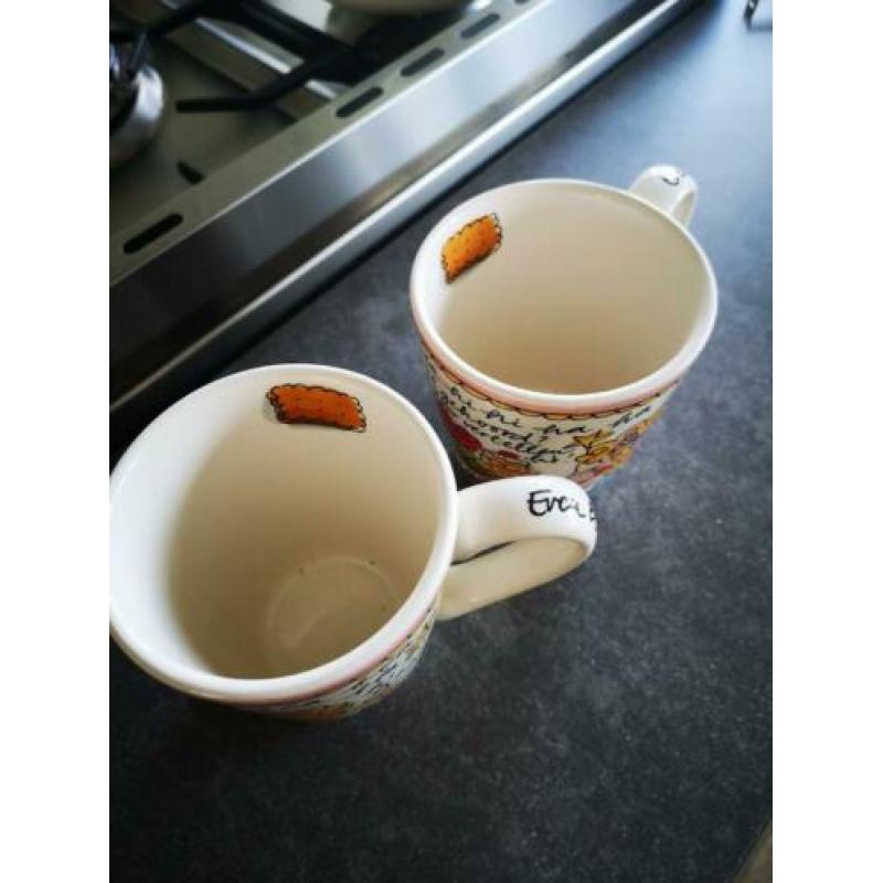 2x Grote mokken blond Amsterdam even bijkletsen