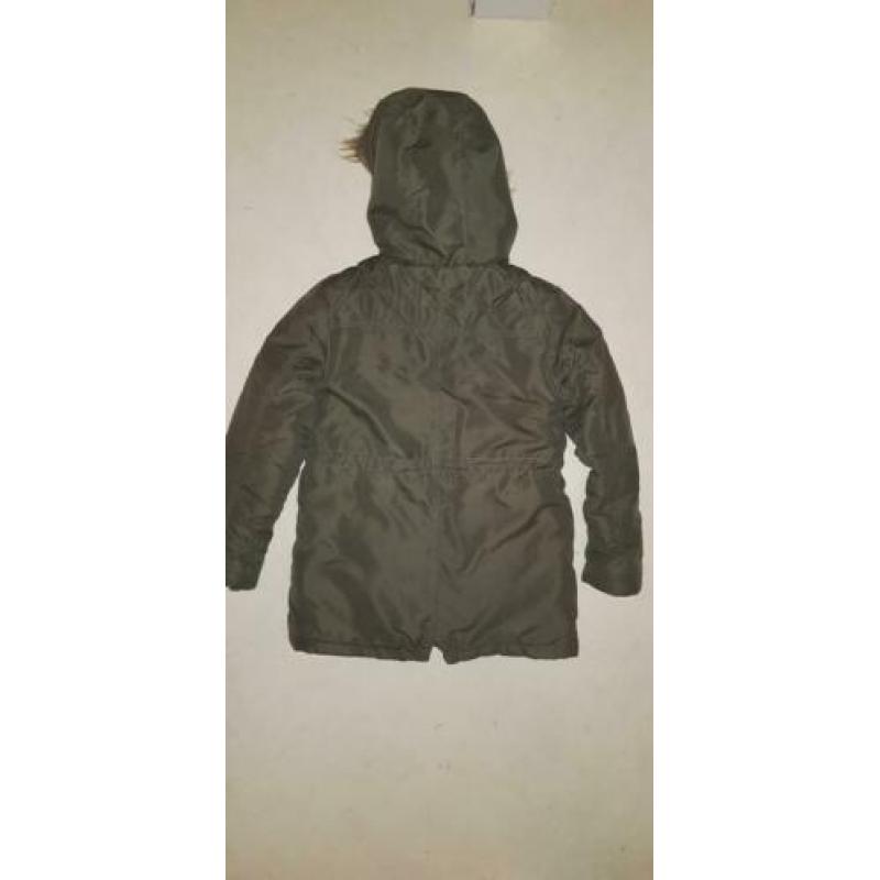 groene winterjas met capuchon maat 122