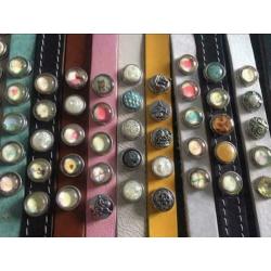Sieraden partij,Armbanden 16 stuk,met 150 knoppen