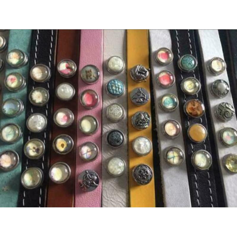 Sieraden partij,Armbanden 16 stuk,met 150 knoppen