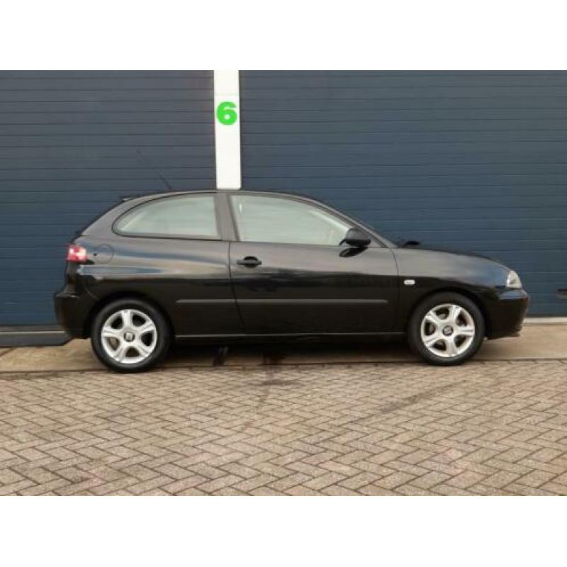 SEAT Ibiza 1.4-16V Reference airco/netjes/nap