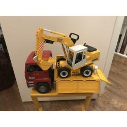 Bruder Man TGA Kiepwagen en Graafmachine