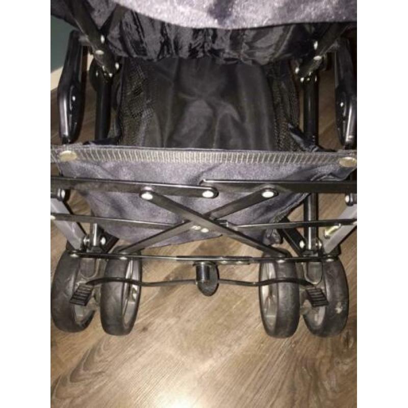 Mooie zwarte buggy