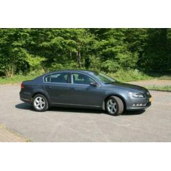Volkswagen Passat 1.8 TSI Metallic Grijs met winterbanden