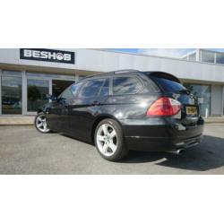 BMW 3-serie Touring 318d Corporate Lease Leder, navi, PDC, z