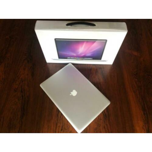 Apple laptop Macbook Pro 17 inch i7 2.2 mid2010 met storing