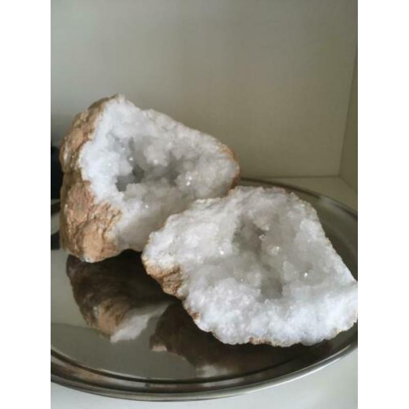 Grote bergkristal geode