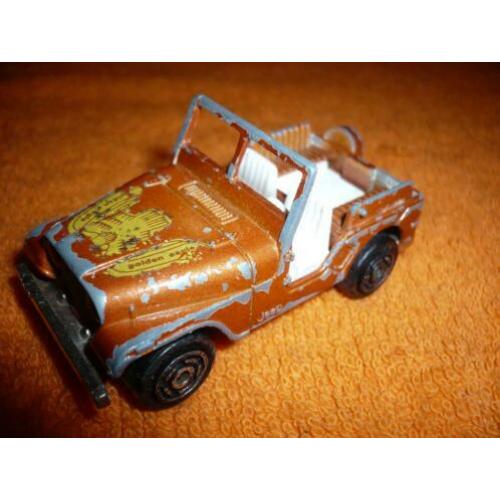 Mie18> oude majorette jeep france