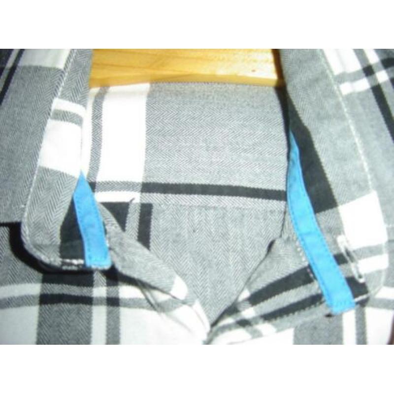 2x leuke,vlotte, stoere blouses 146/152