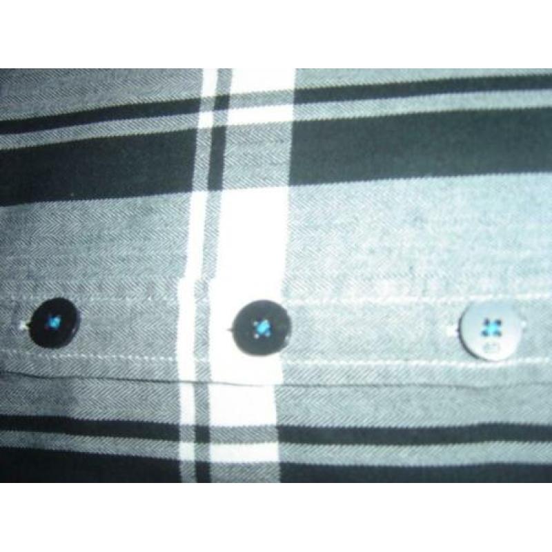 2x leuke,vlotte, stoere blouses 146/152