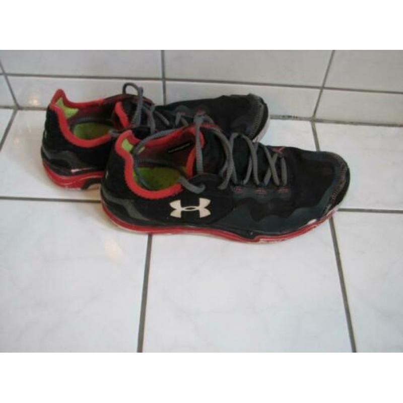 RUNNING Shoes UNDER ARMOUR maat 7.5
