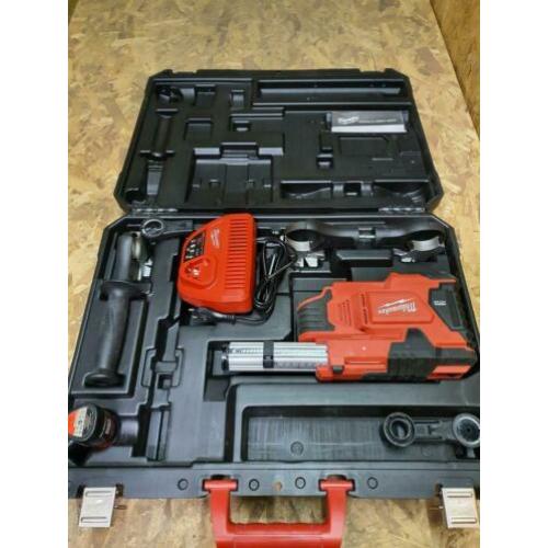 Milwaukee M12DE stofafzuiger