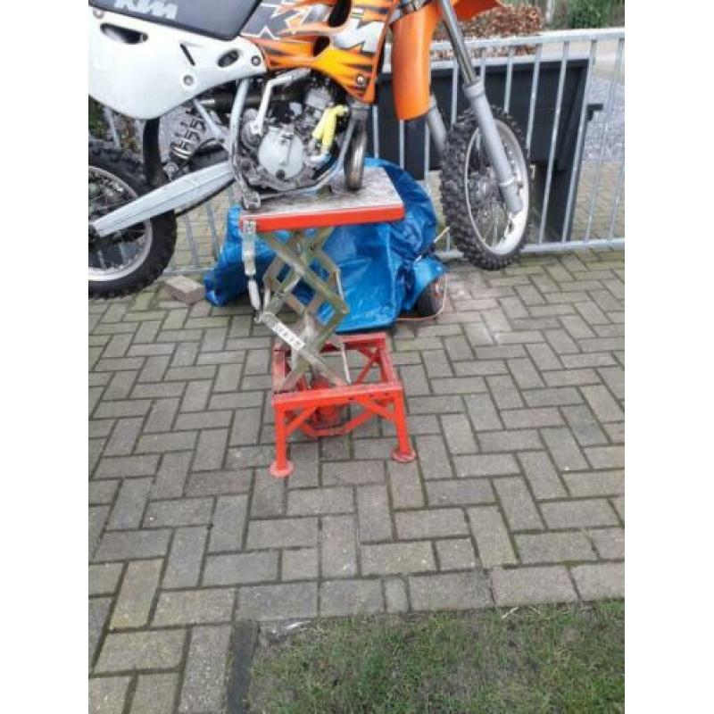 Motor hef bok