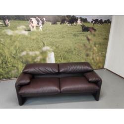 Cassina Maralunga 2-zits Bank design by Vico Magistretti