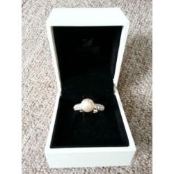 Originele Swarovski ring met parel (maat S =16,45)