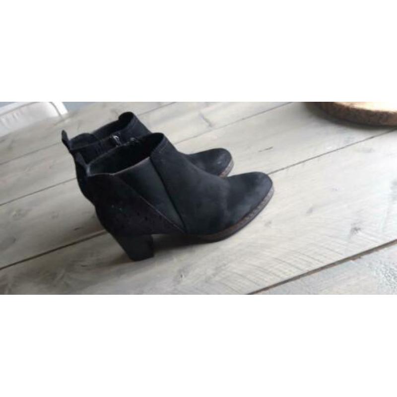 Marco Tozzi chelsea boots zwart