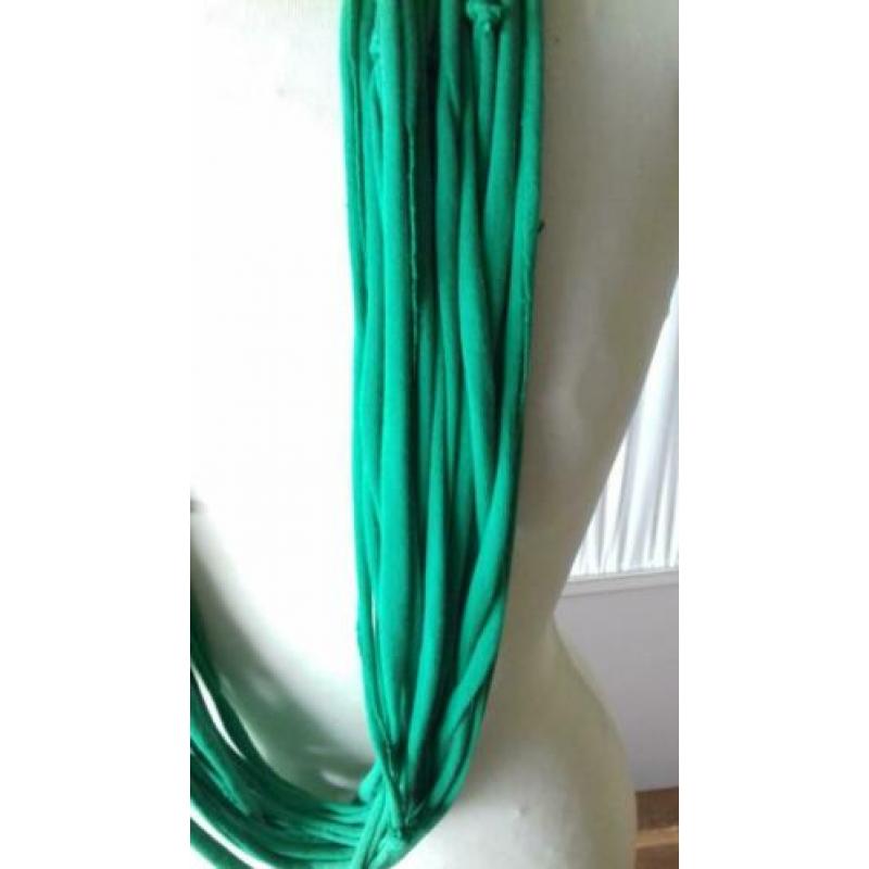 NIEUW!! mooie groene geknoopte sjaalketting