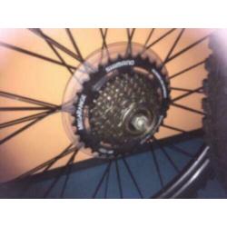 Cube 24 Inch Wielset met banden en 7 Speed shimano Cassette