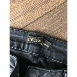 Supertrash broeken