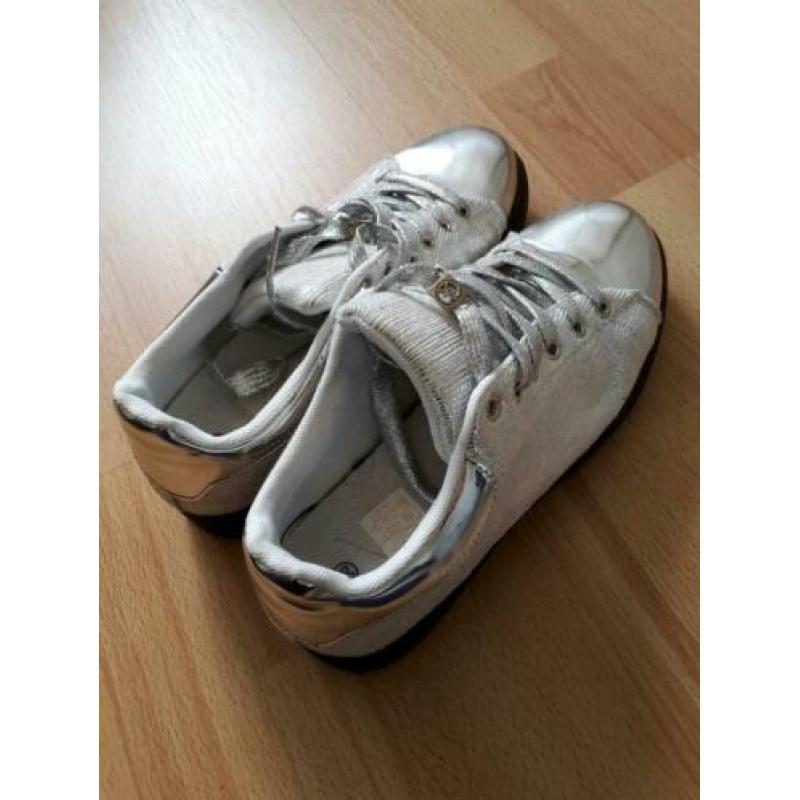Nieuwe schoenen, sneakers. Gympen. Maat 38. Zilver kleur.