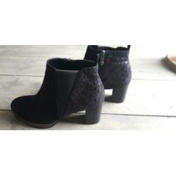 Marco Tozzi chelsea boots zwart