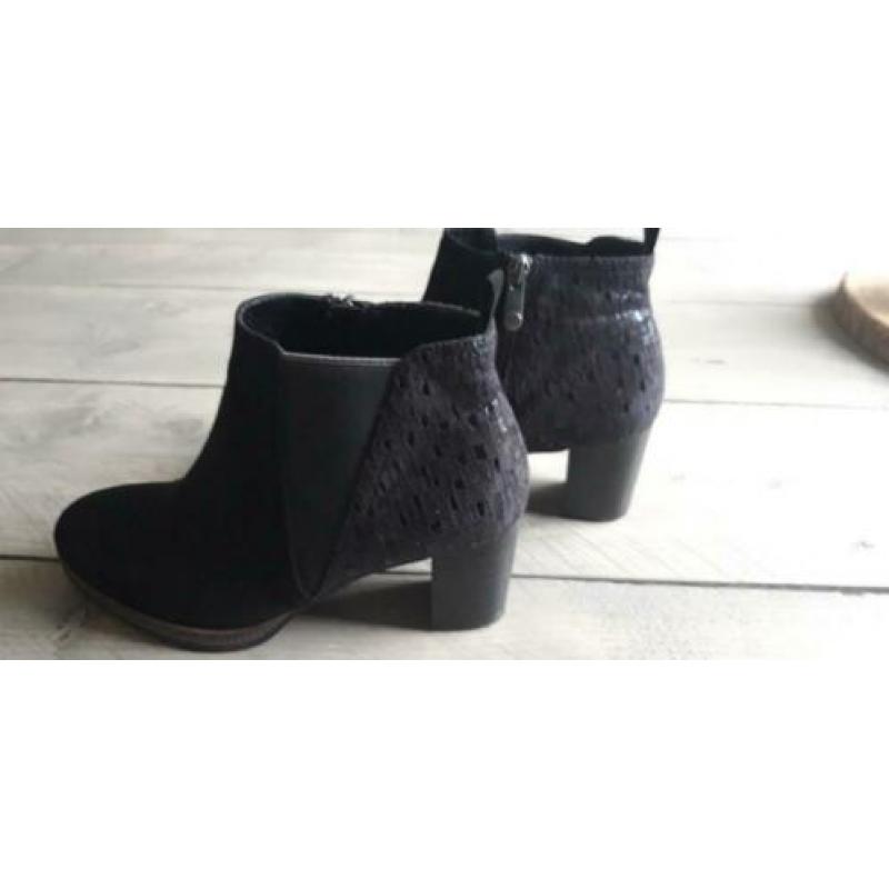 Marco Tozzi chelsea boots zwart